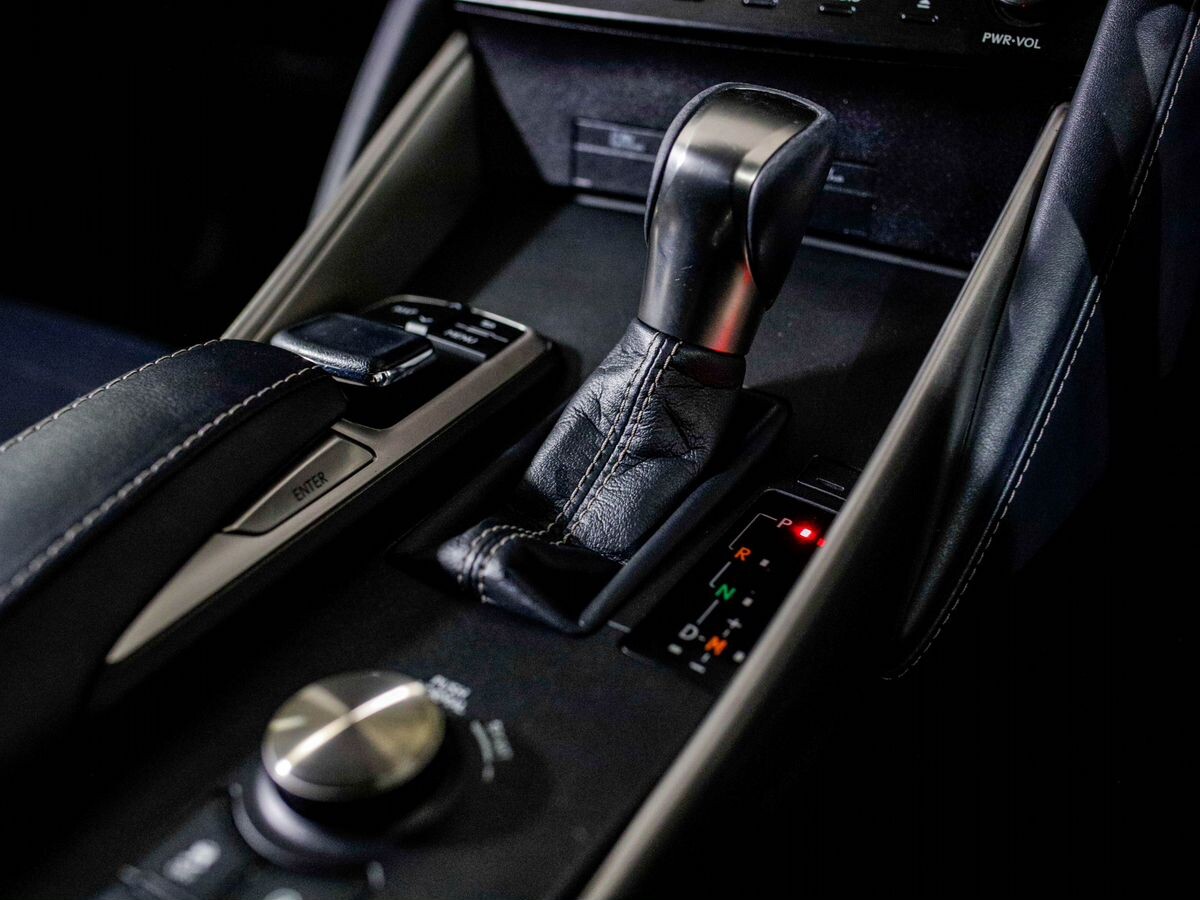 Lexus IS200t 2017 - фото автомобиля