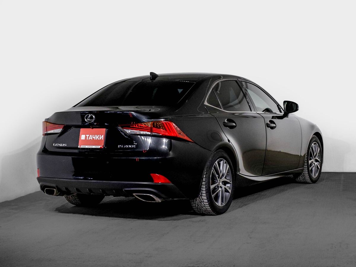 Lexus IS200t 2017 - фото автомобиля