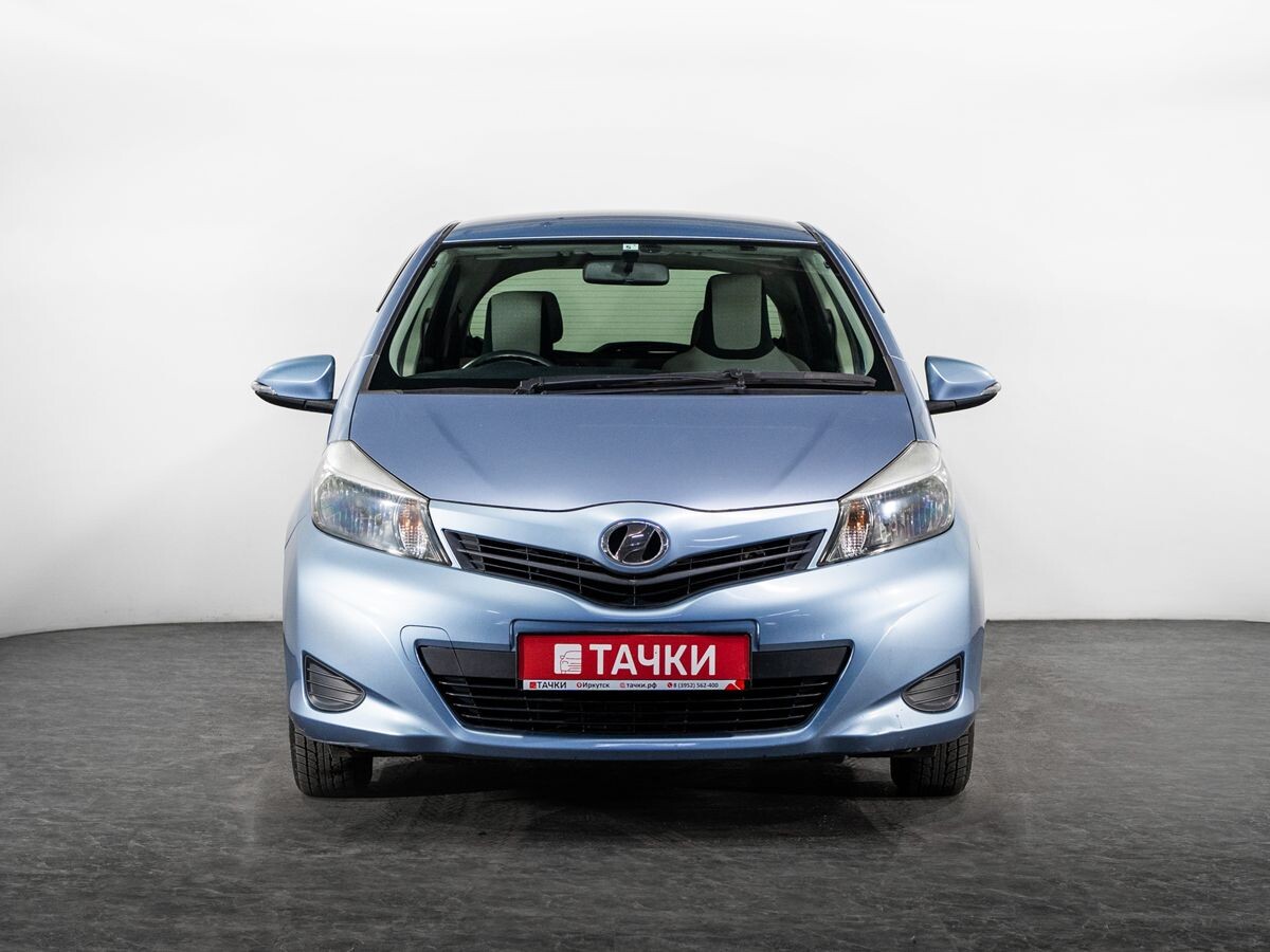 Toyota Vitz 2011 - фото автомобиля