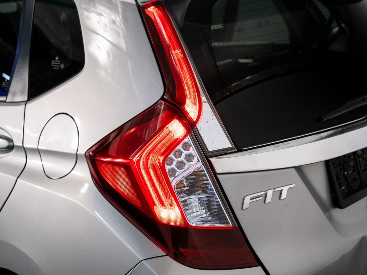 Honda Fit 2015 - фото автомобиля