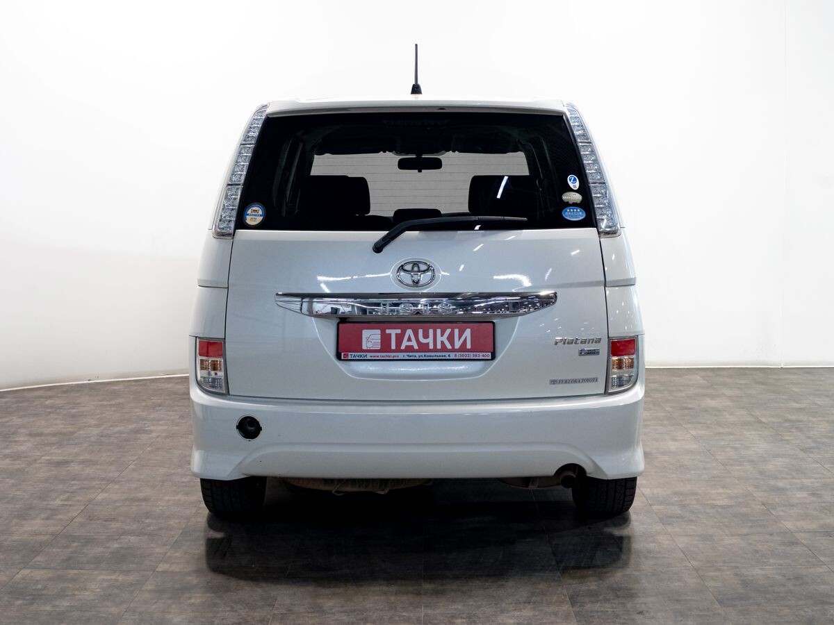 Toyota Isis 2011 - фото автомобиля