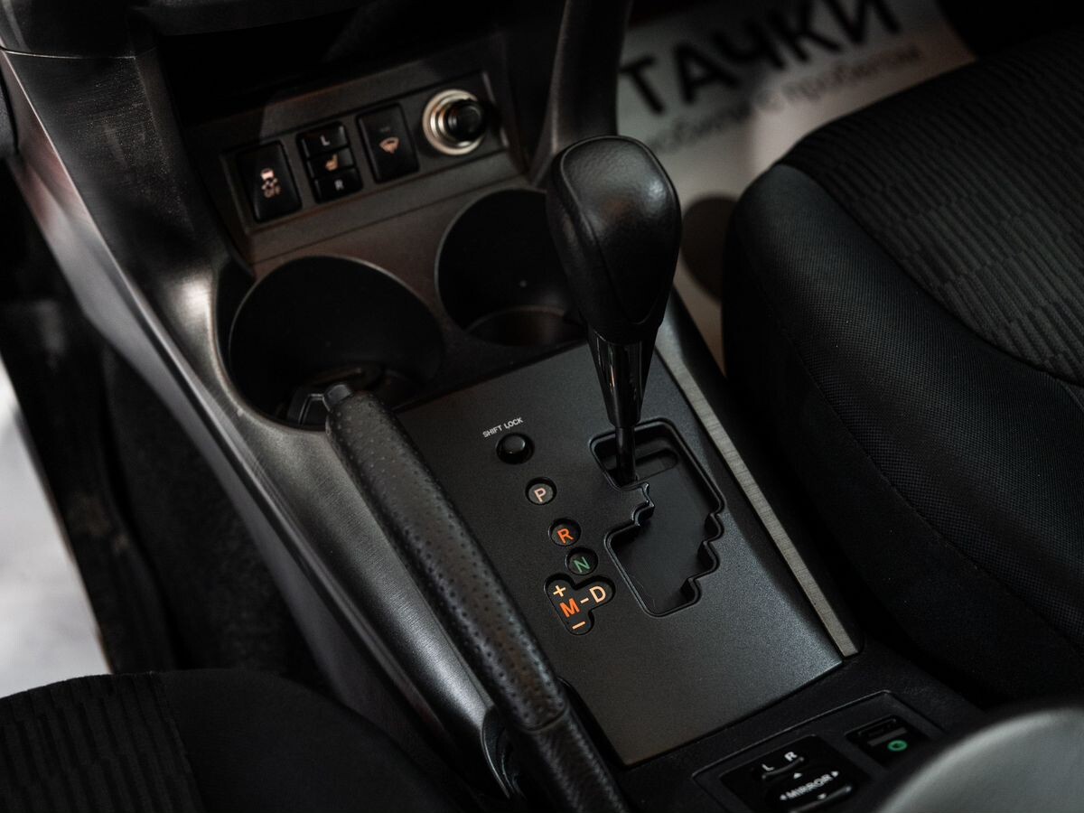Toyota RAV4 2011 - фото автомобиля