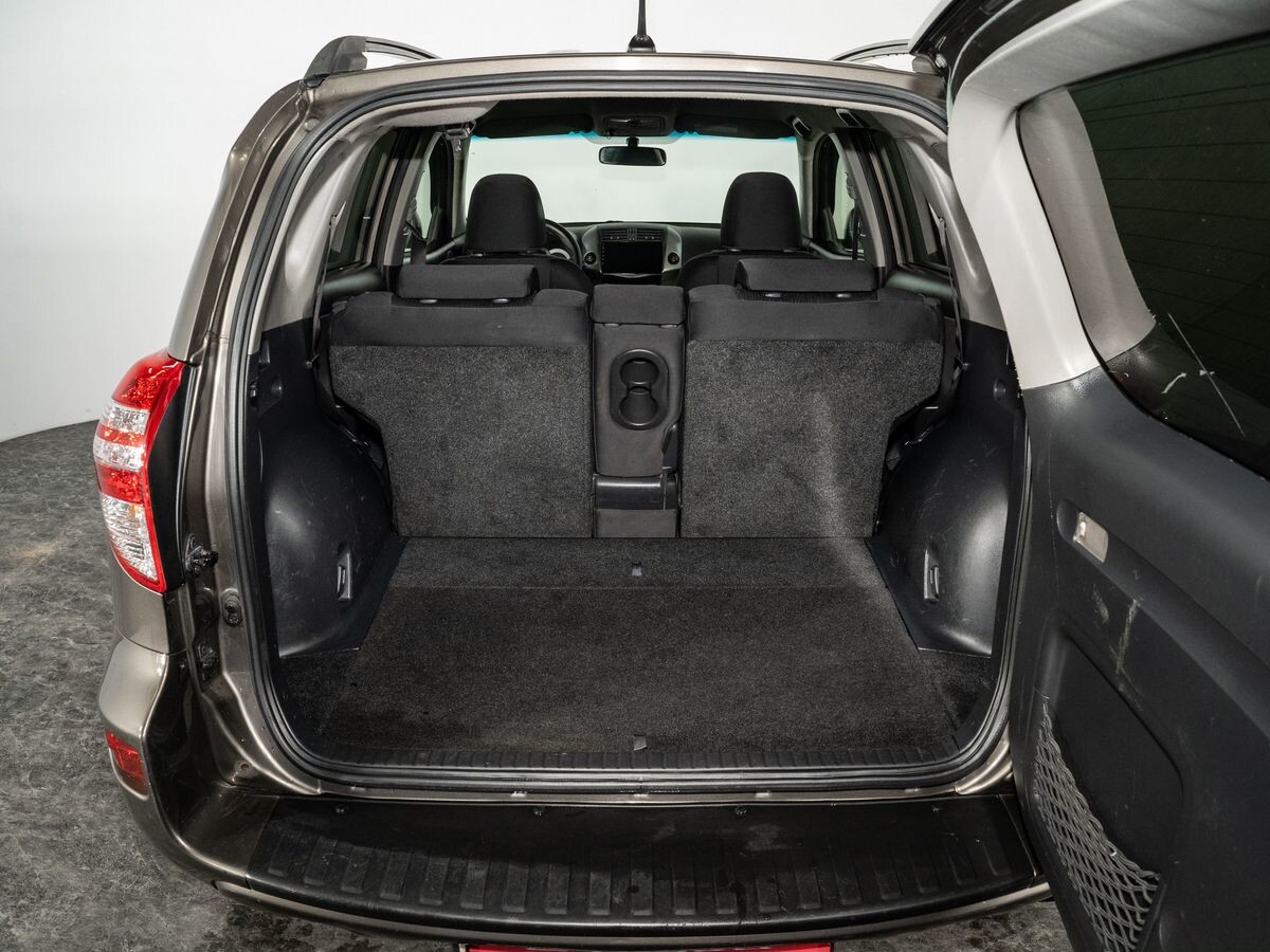 Toyota RAV4 2011 - фото автомобиля