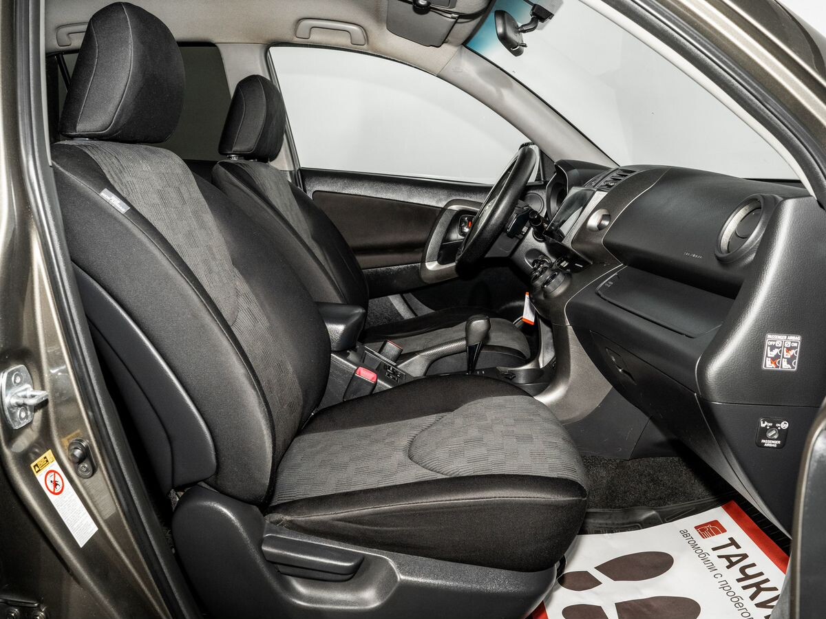 Toyota RAV4 2011 - фото автомобиля
