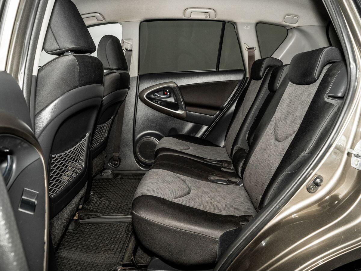 Toyota RAV4 2011 - фото автомобиля