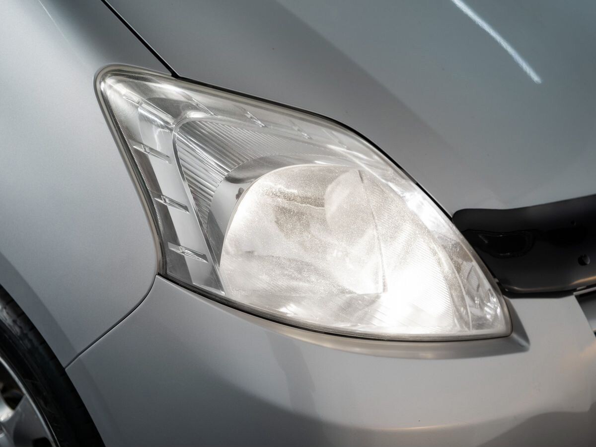 Toyota Passo Sette 2009 - фото автомобиля