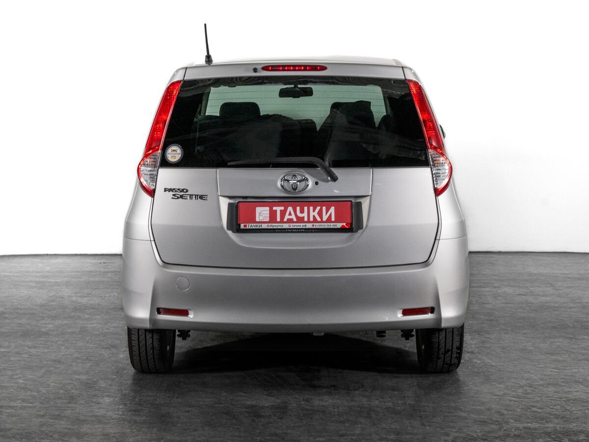 Toyota Passo Sette 2009 - фото автомобиля