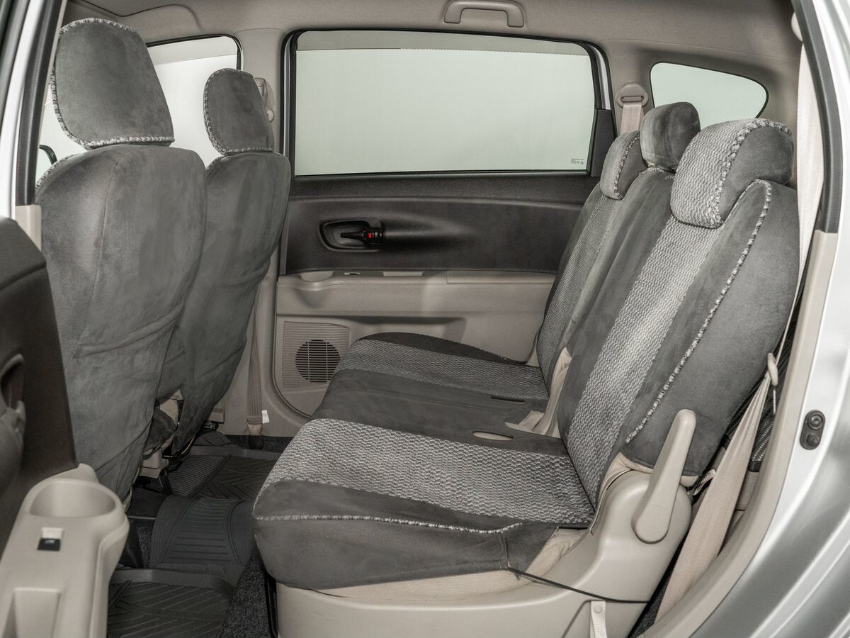 Toyota Passo Sette 2009 - фото автомобиля
