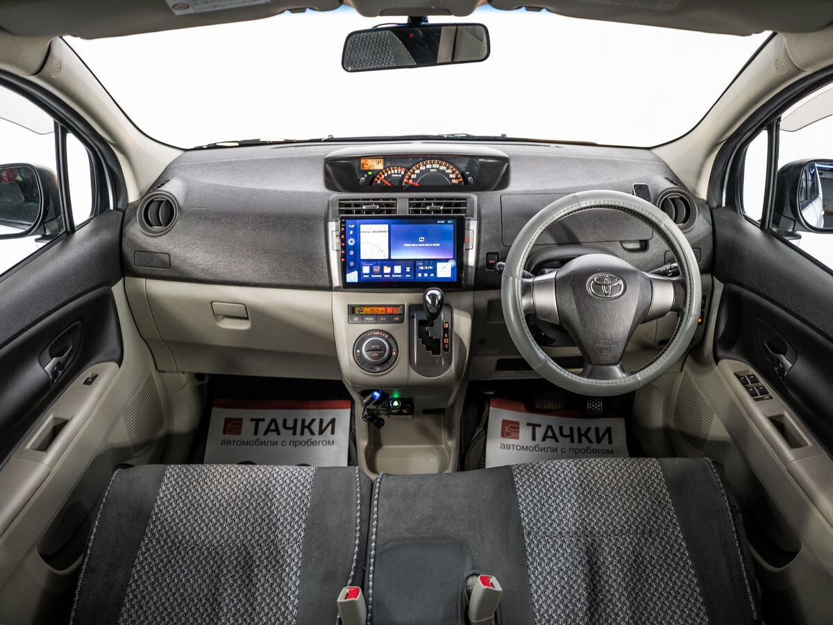 Toyota Passo Sette 2009 - фото автомобиля