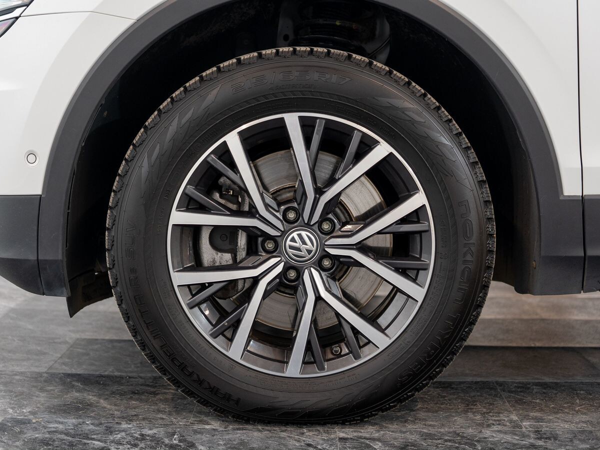 Volkswagen Tiguan 2019 - фото автомобиля