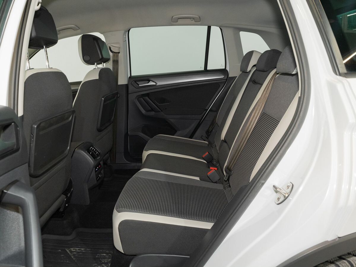 Volkswagen Tiguan 2019 - фото автомобиля