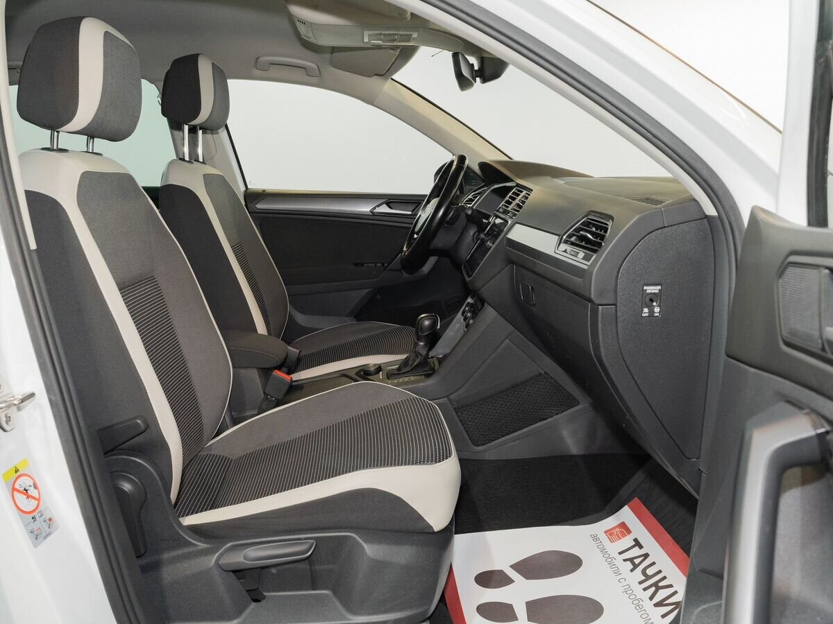 Volkswagen Tiguan 2019 - фото автомобиля