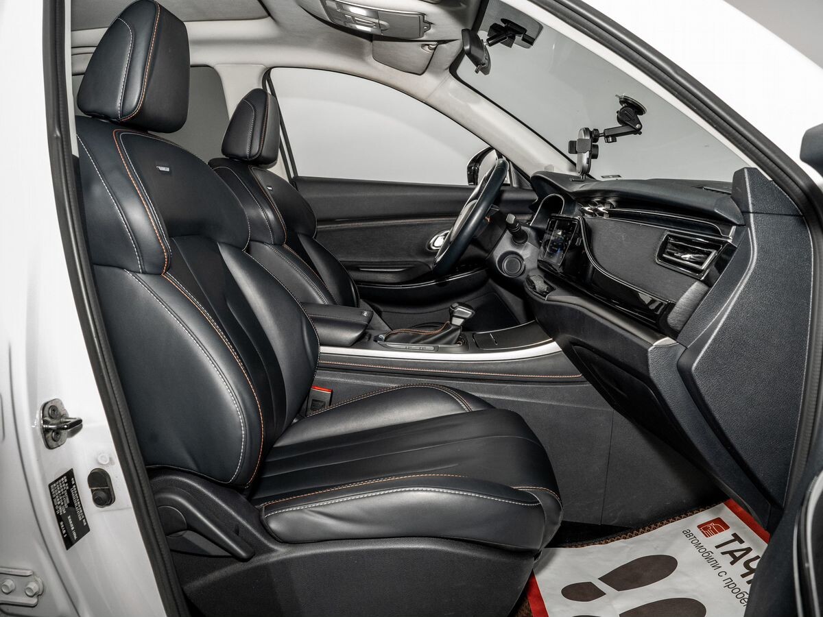 Oshan X7 2020 - фото автомобиля