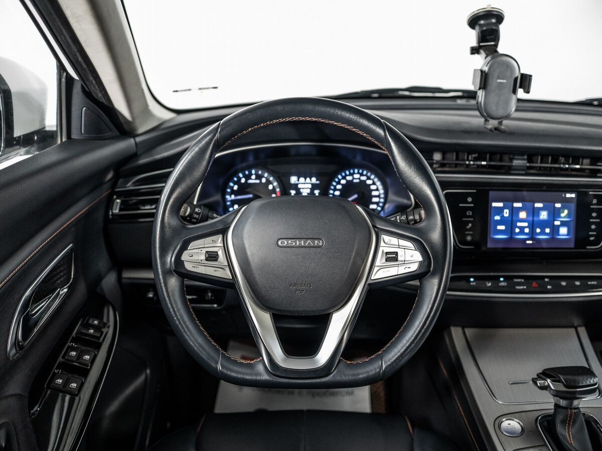 Oshan X7 2020 - фото автомобиля
