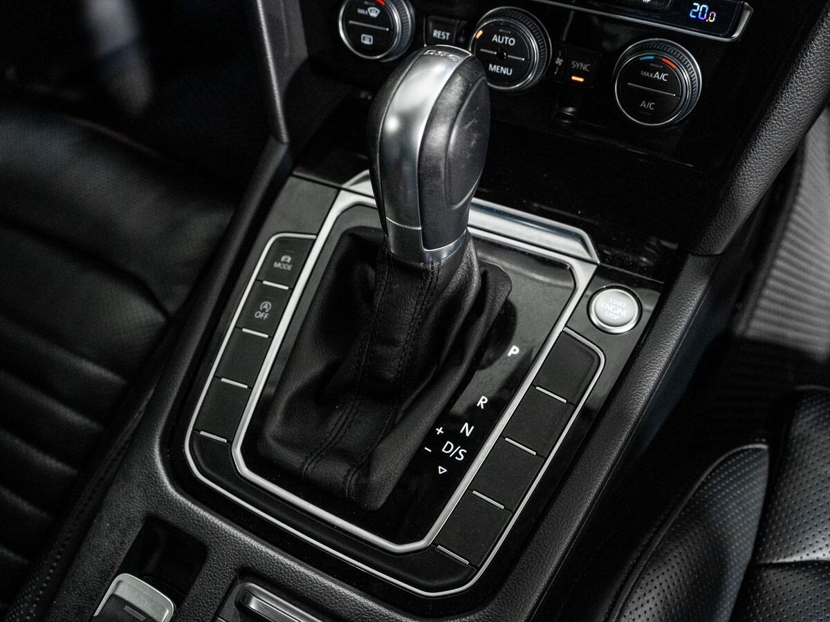 Volkswagen Passat 2015 - фото автомобиля