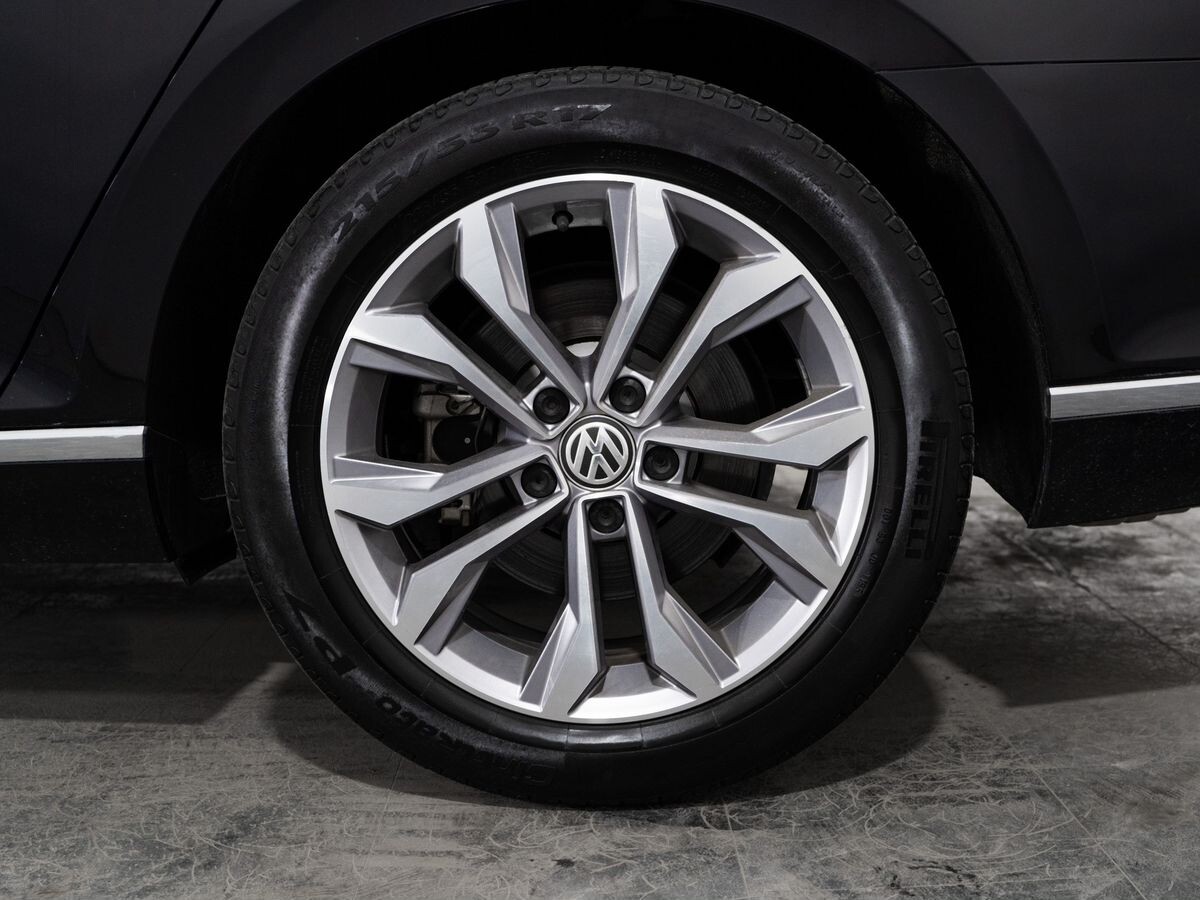Volkswagen Passat 2015 - фото автомобиля