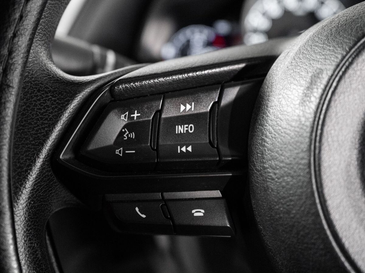 Mazda Axela 2018 - фото автомобиля