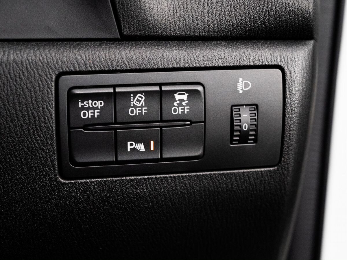Mazda Axela 2018 - фото автомобиля