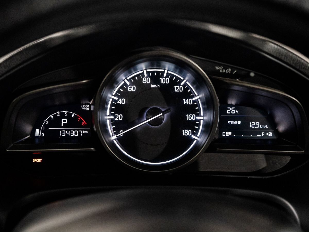 Mazda Axela 2018 - фото автомобиля