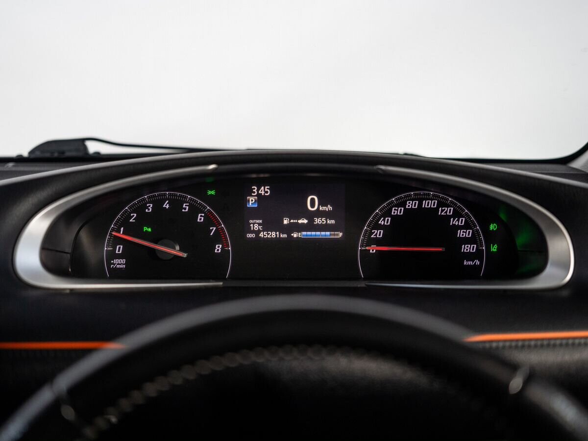 Toyota Sienta 2021 - фото автомобиля