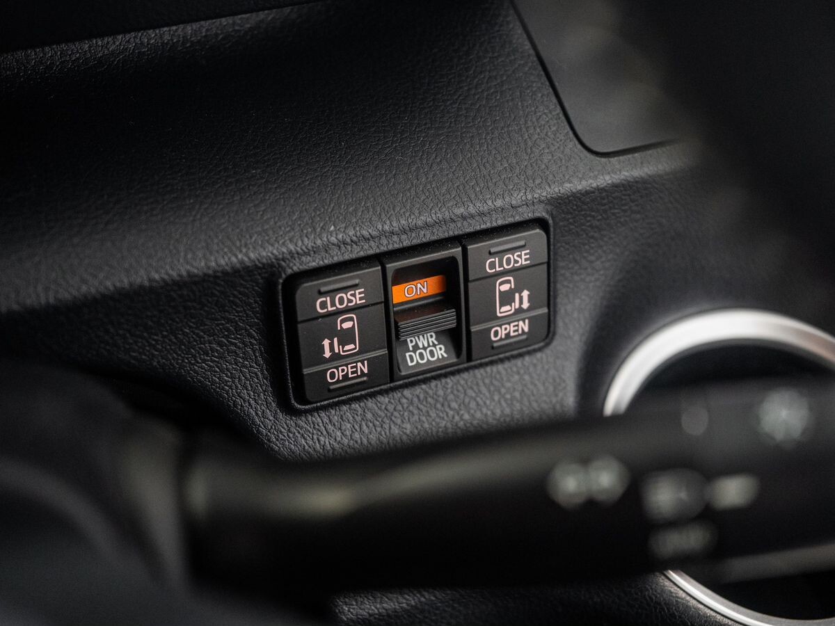 Toyota Sienta 2021 - фото автомобиля
