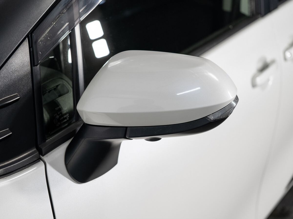 Toyota Sienta 2021 - фото автомобиля