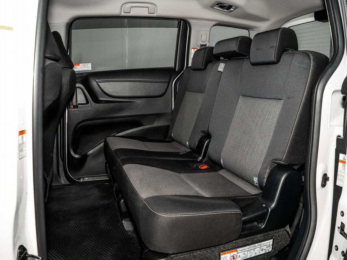 Toyota Sienta 2021 - фото автомобиля