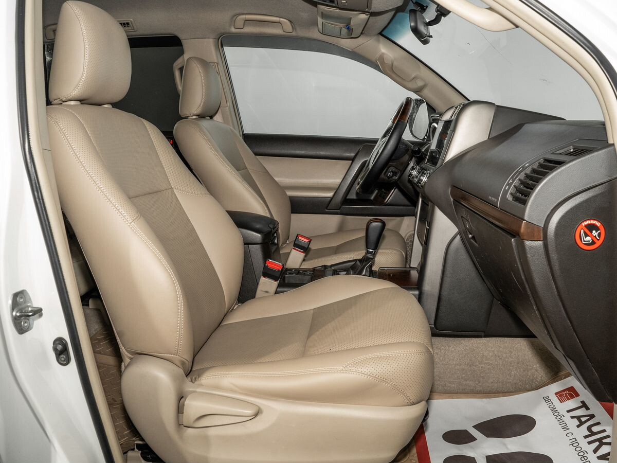 Toyota Land Cruiser Prado 2010 - фото автомобиля