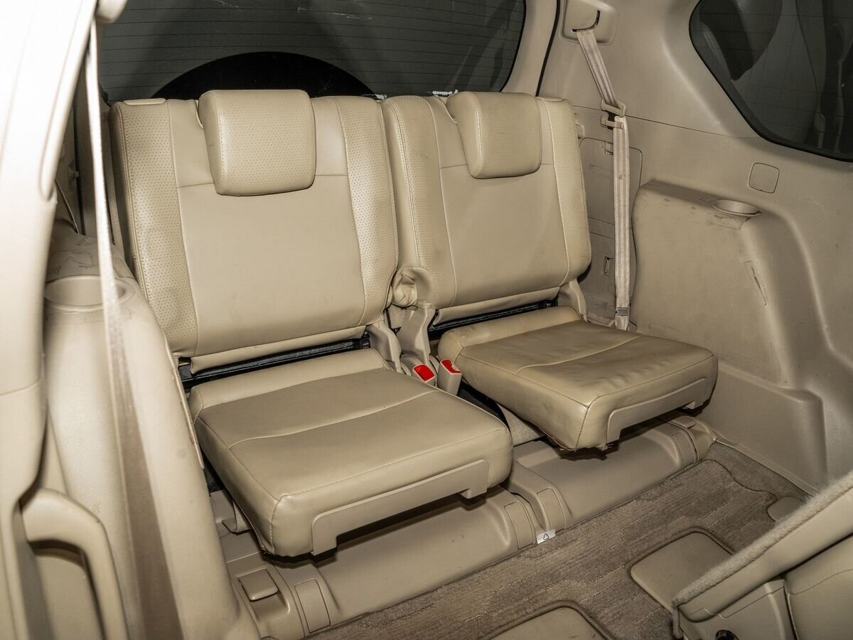 Toyota Land Cruiser Prado 2010 - фото автомобиля