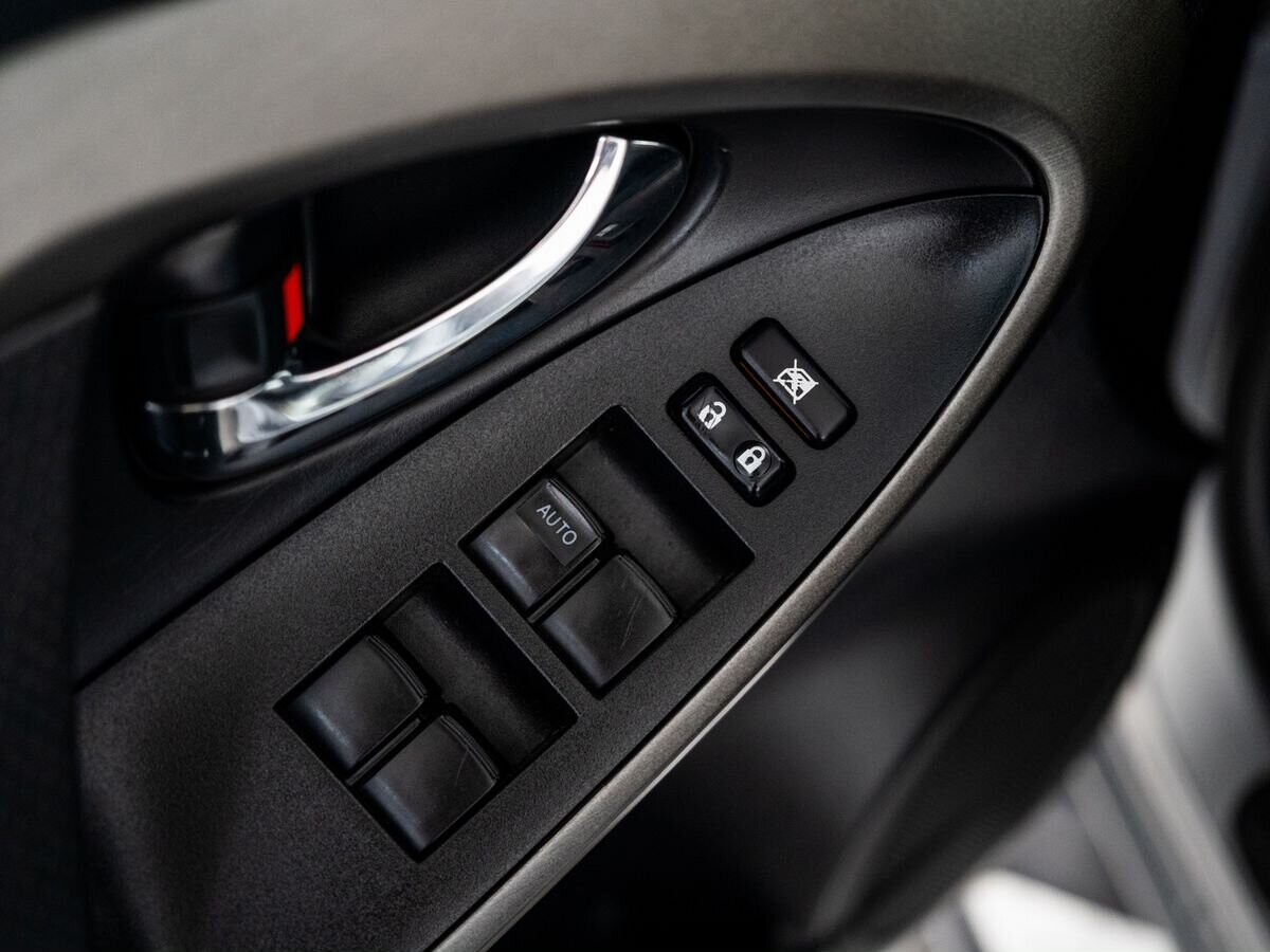 Toyota RAV4 2010 - фото автомобиля