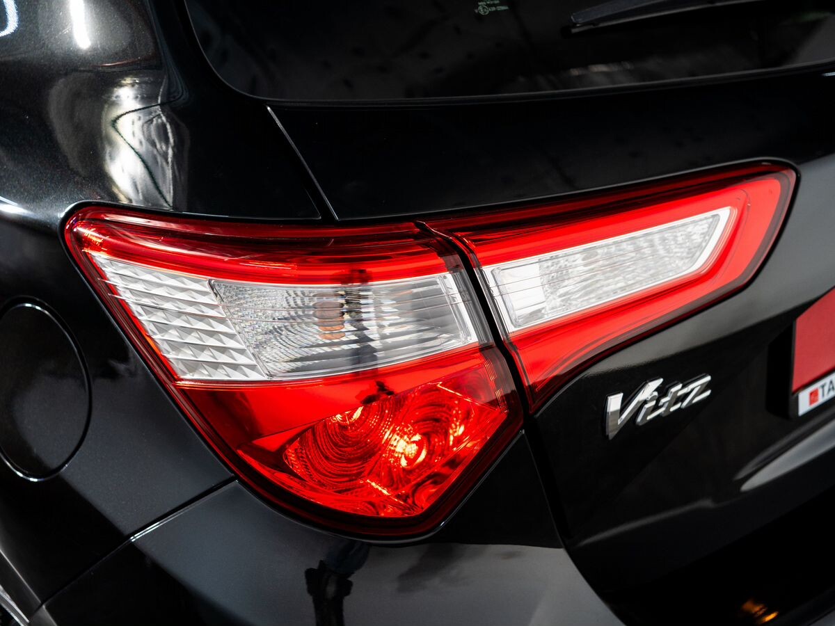 Toyota Vitz 2017 - фото автомобиля