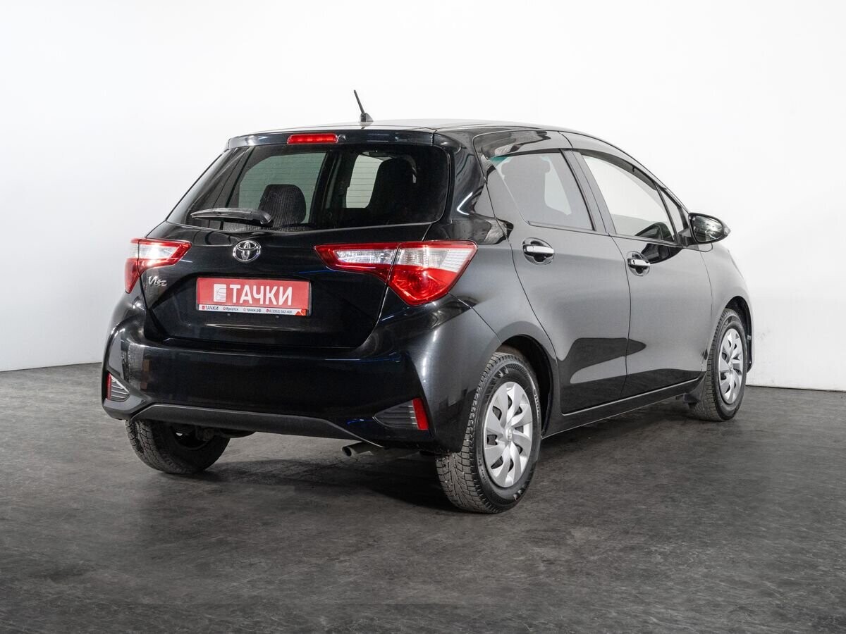 Toyota Vitz 2017 - фото автомобиля