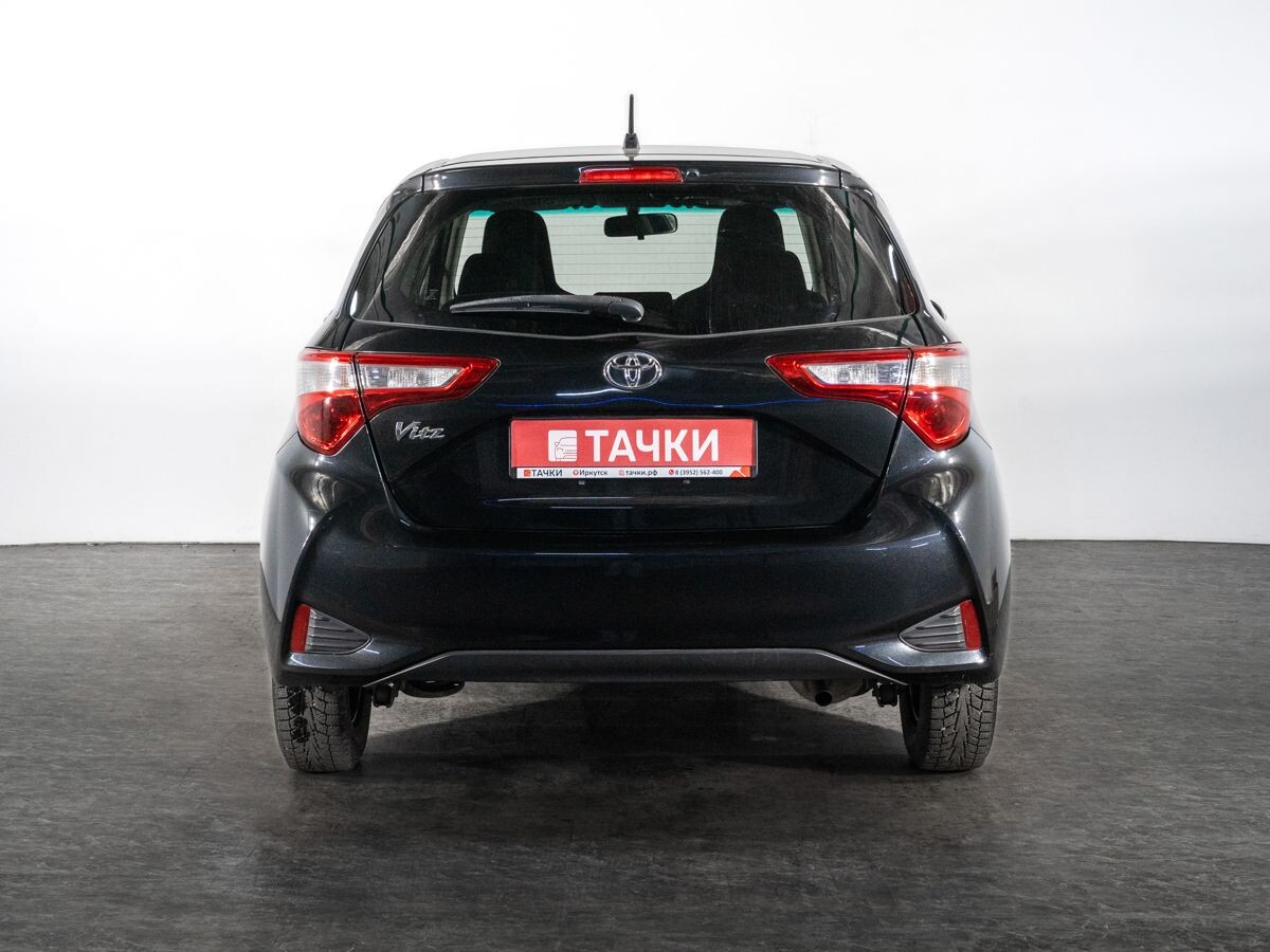 Toyota Vitz 2017 - фото автомобиля