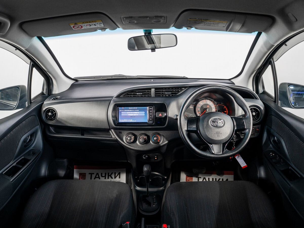 Toyota Vitz 2017 - фото автомобиля