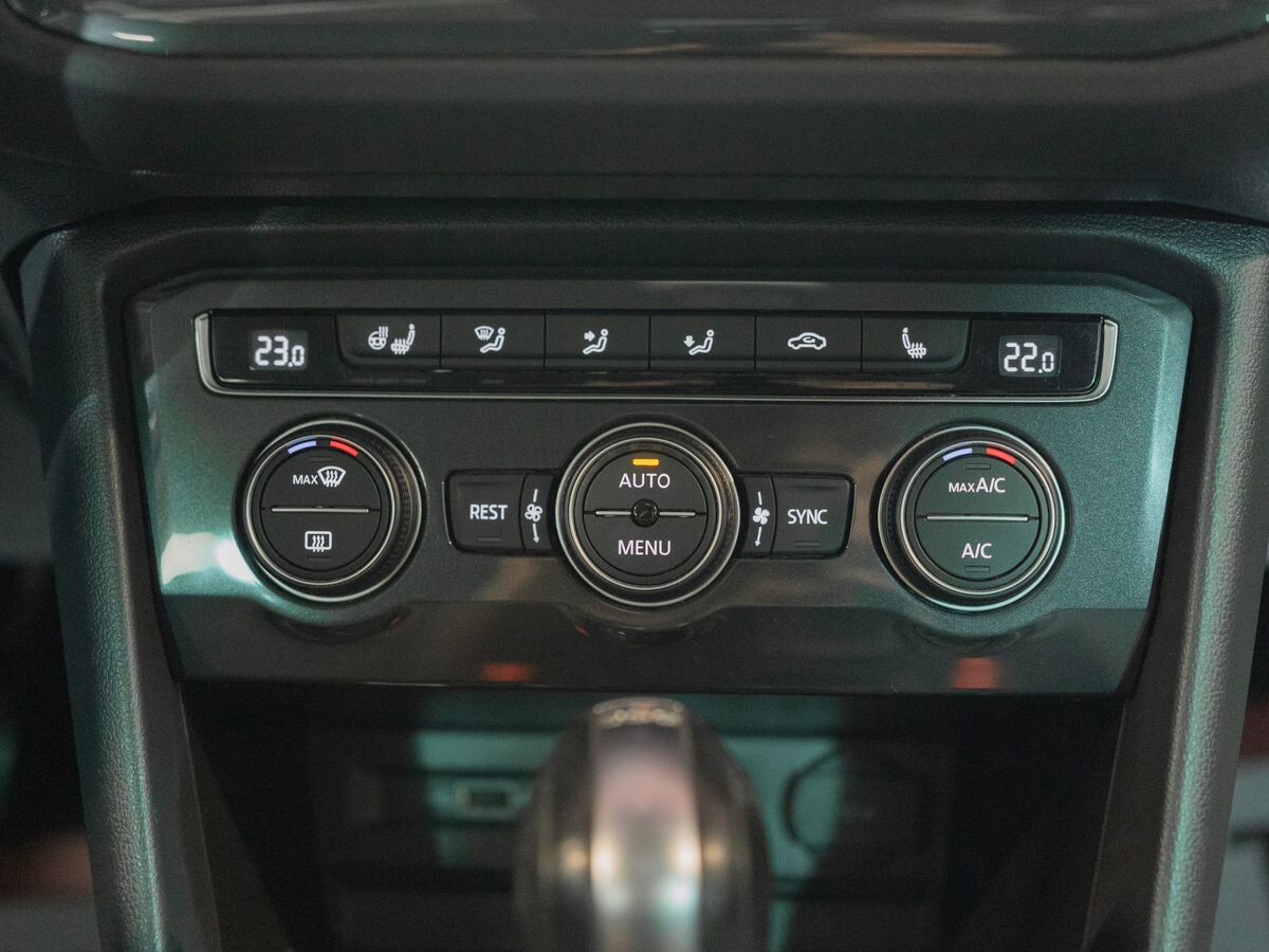 Volkswagen Tiguan 2019 - фото автомобиля