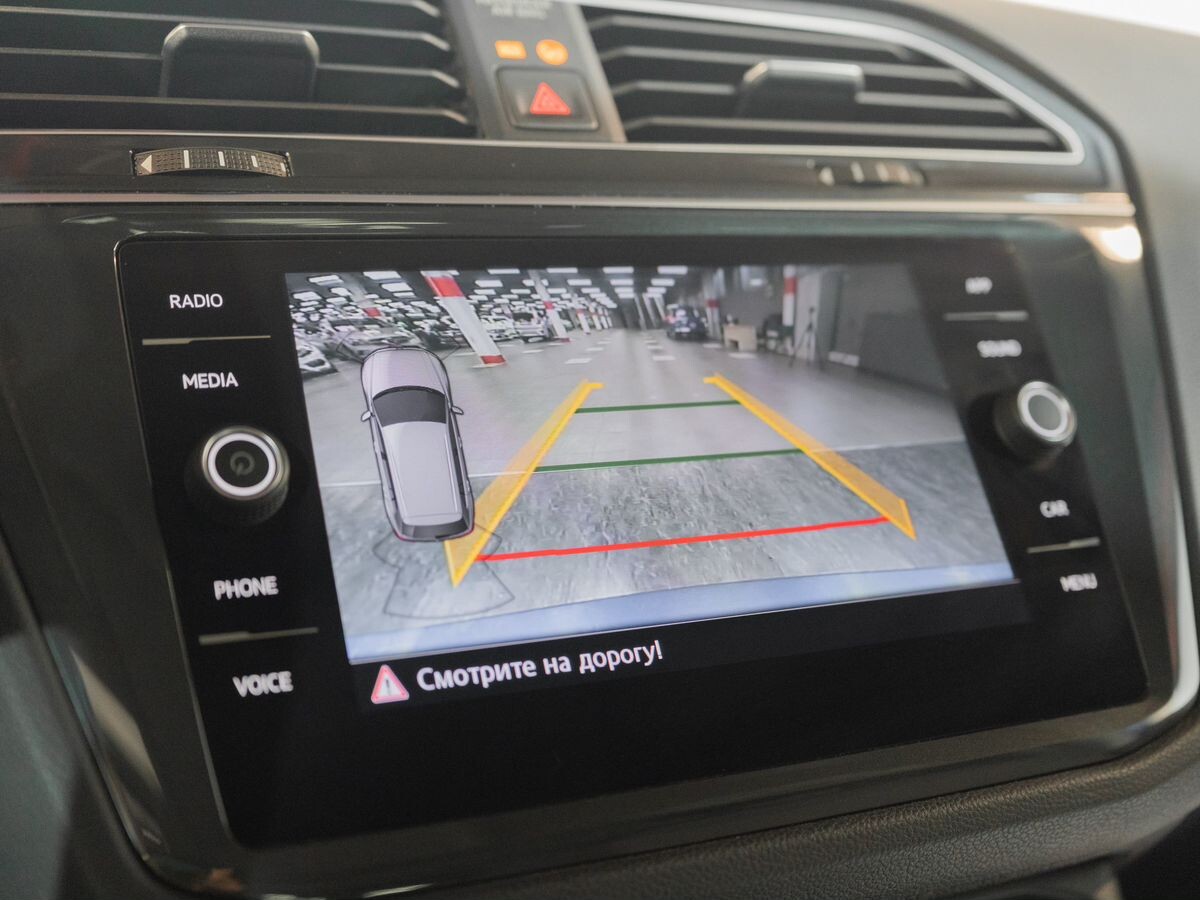 Volkswagen Tiguan 2019 - фото автомобиля