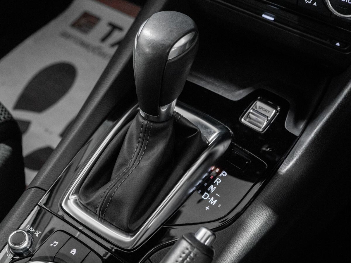 Mazda Axela 2018 - фото автомобиля