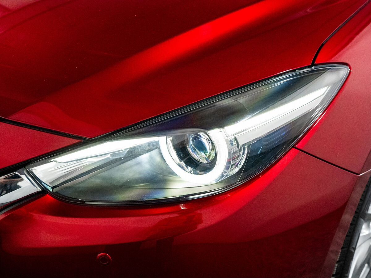 Mazda Axela 2018 - фото автомобиля