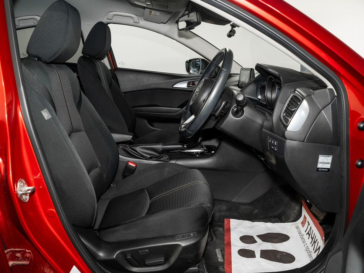 Mazda Axela 2018 - фото автомобиля