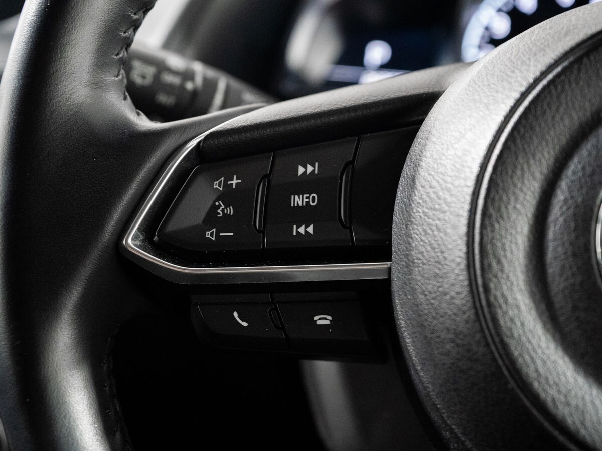 Mazda Axela 2018 - фото автомобиля