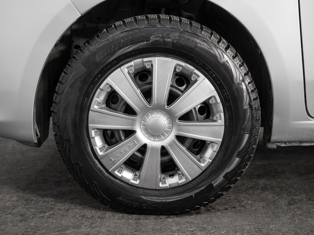 Toyota Passo Sette 2009 - фото автомобиля
