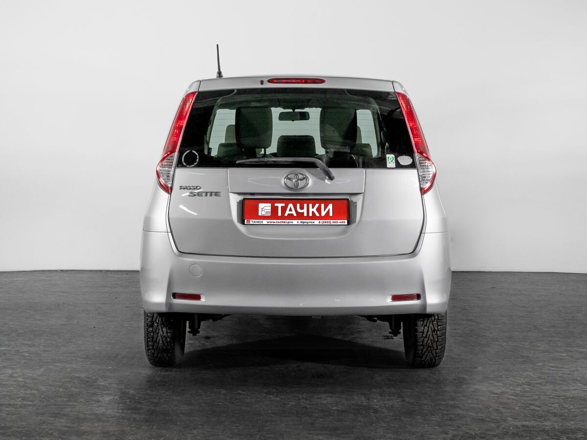 Toyota Passo Sette 2009 - фото автомобиля