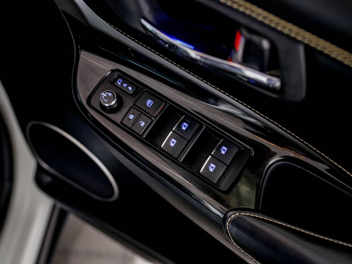 Toyota Harrier 2018 - фото автомобиля