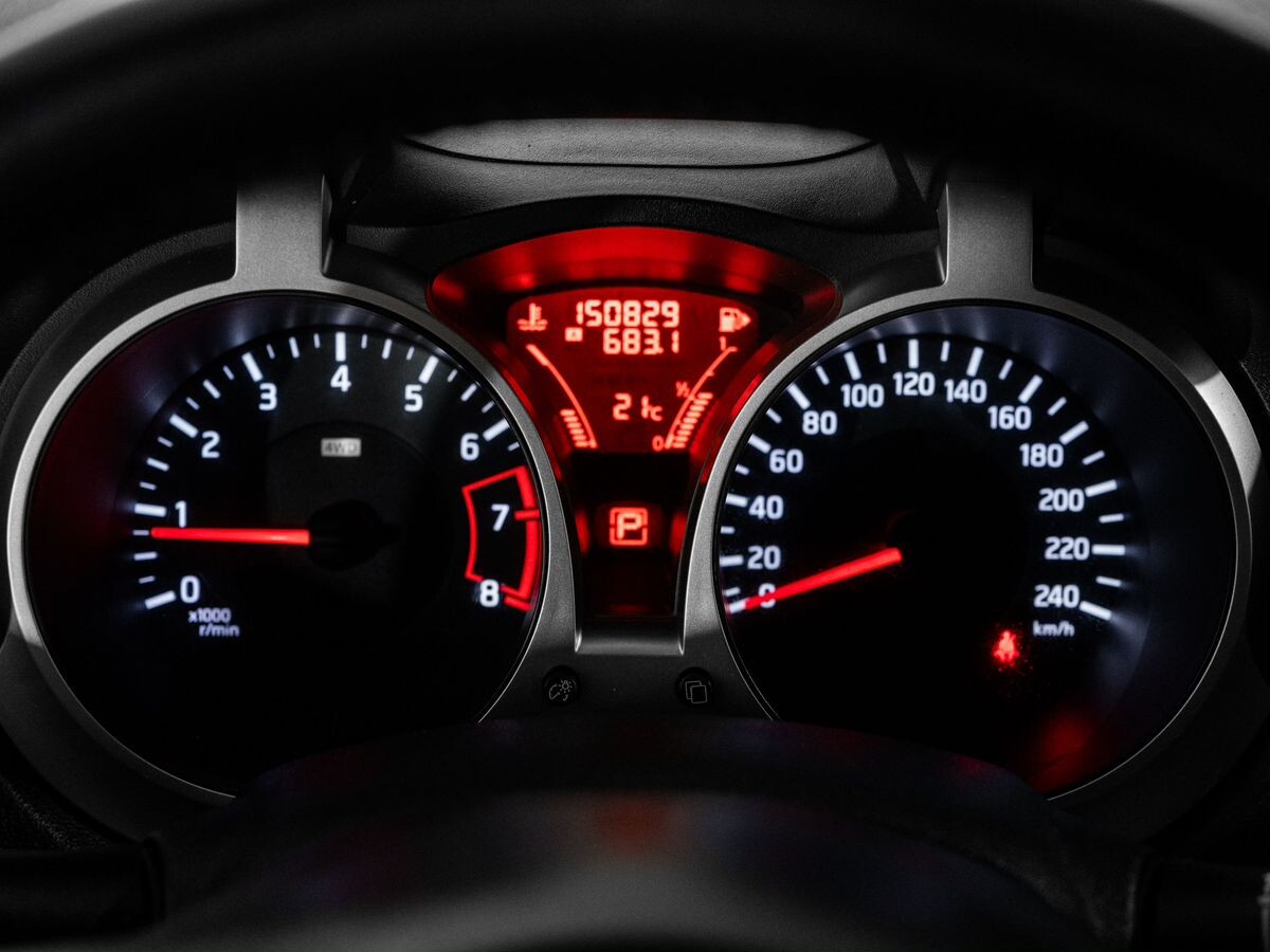 Nissan Juke 2011 - фото автомобиля