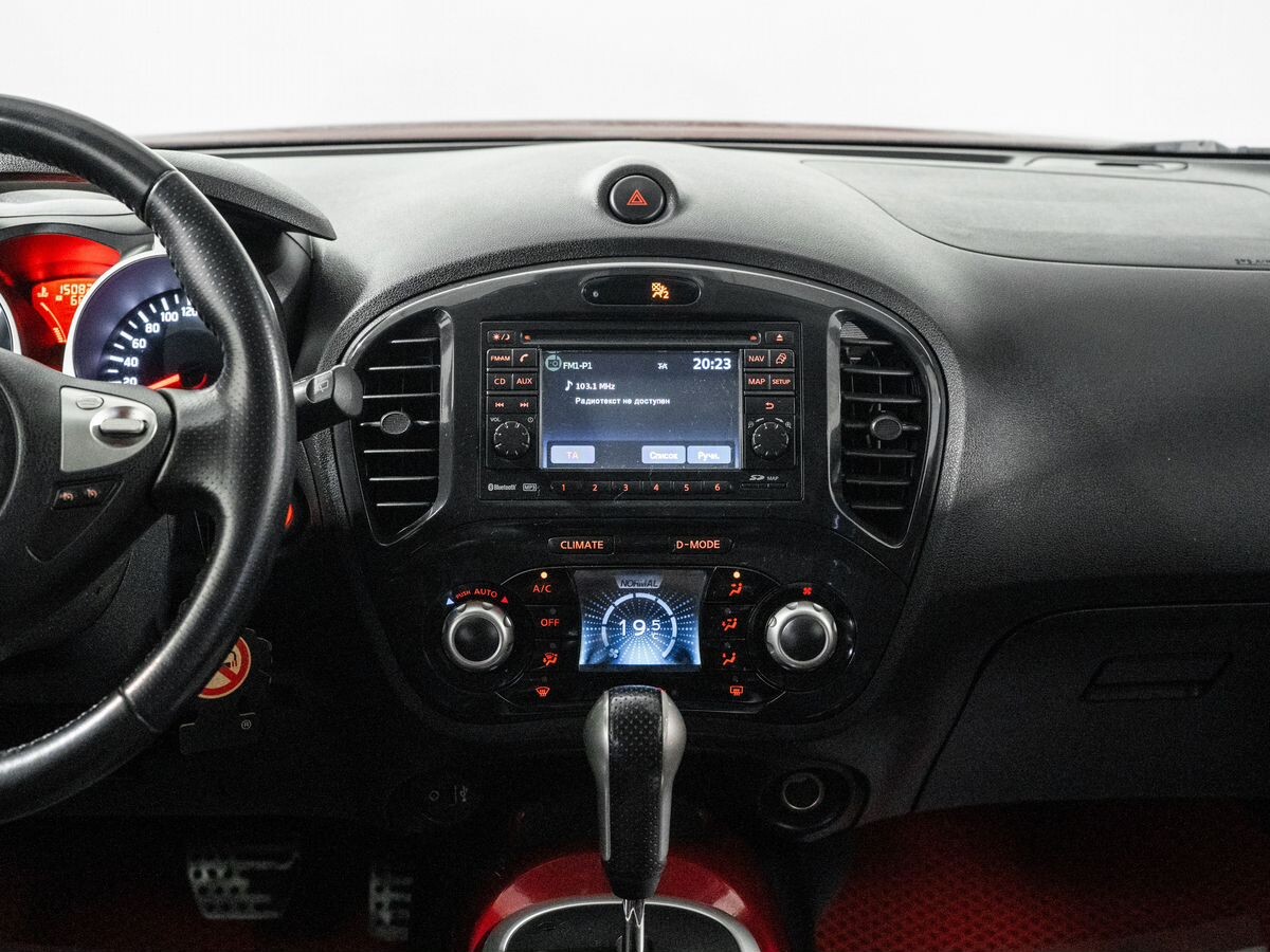 Nissan Juke 2011 - фото автомобиля