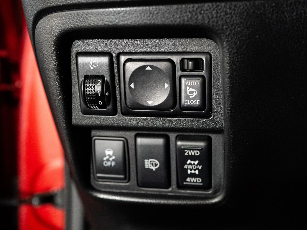 Nissan Juke 2011 - фото автомобиля