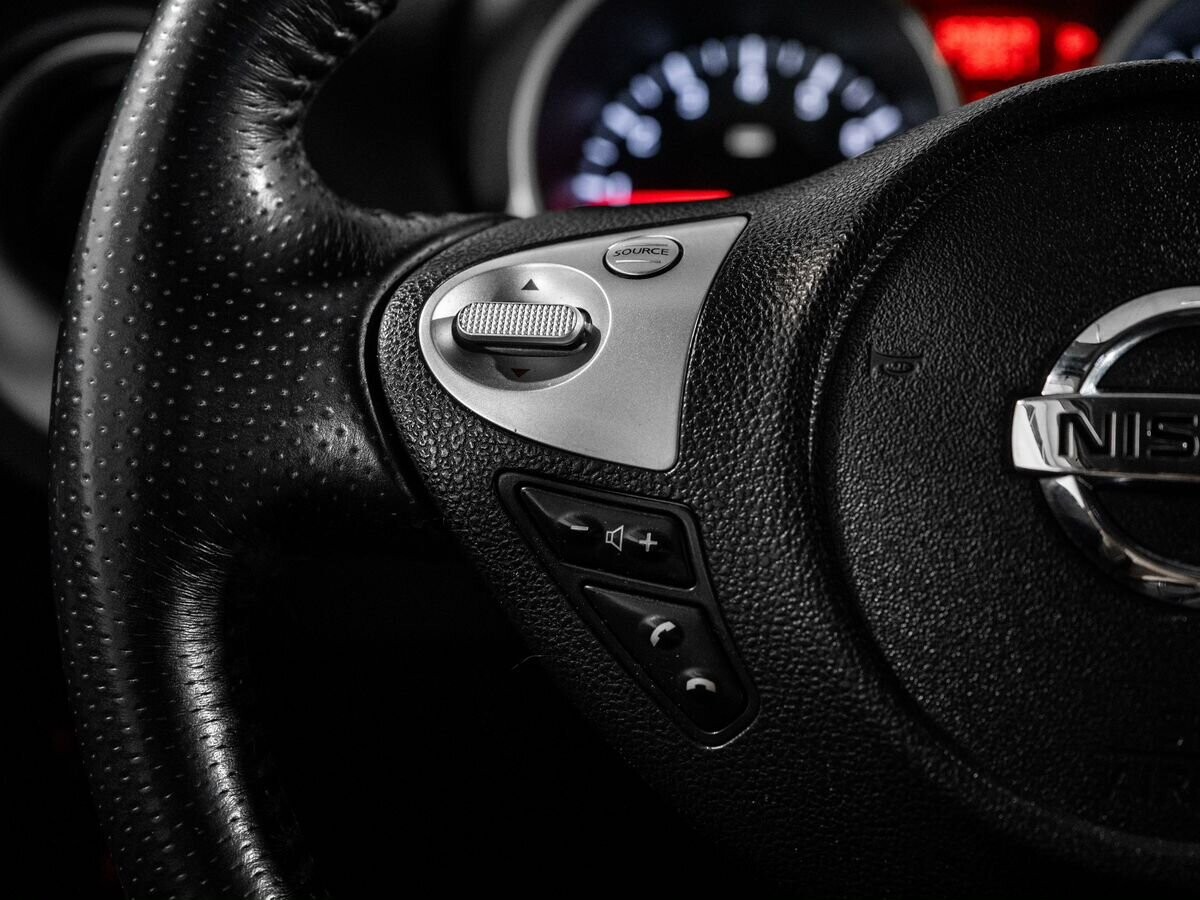 Nissan Juke 2011 - фото автомобиля