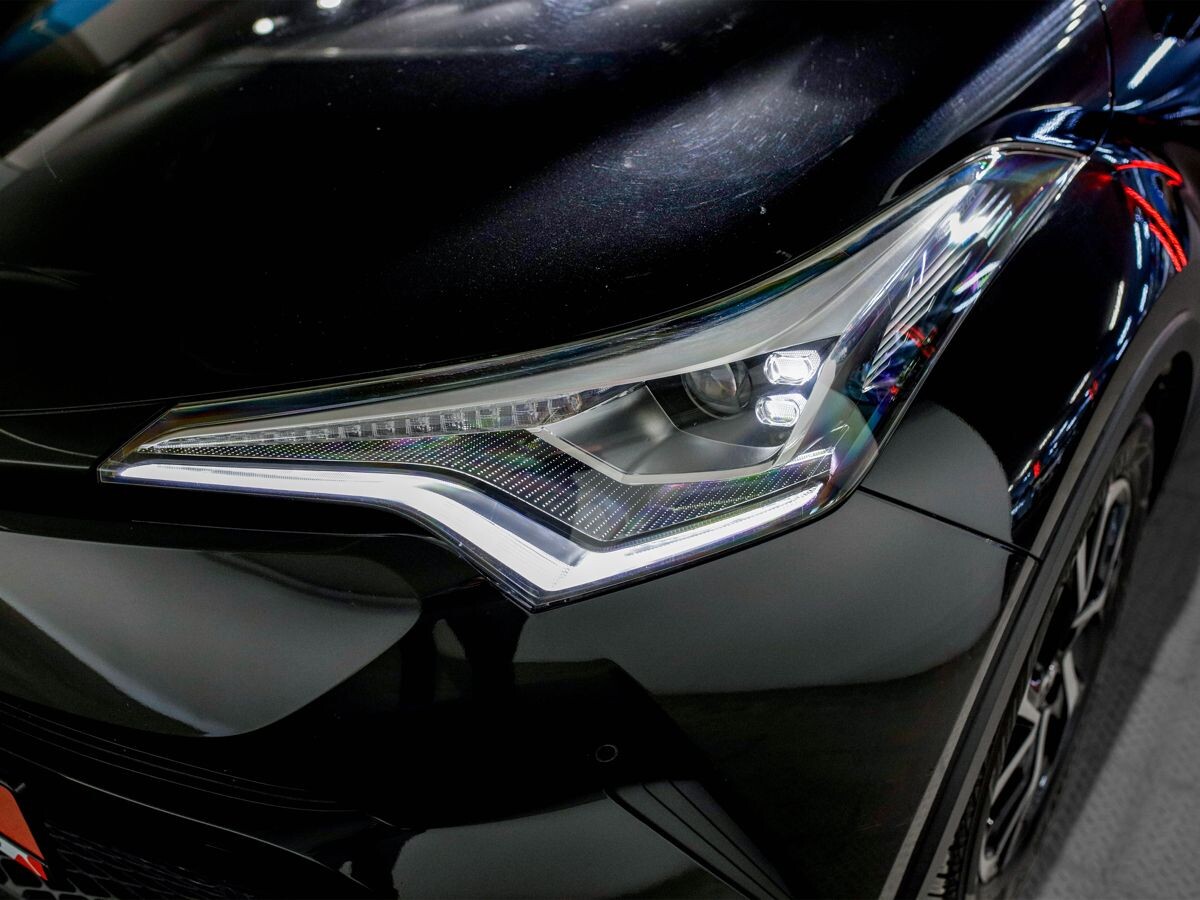 Toyota C-HR 2018 - фото автомобиля