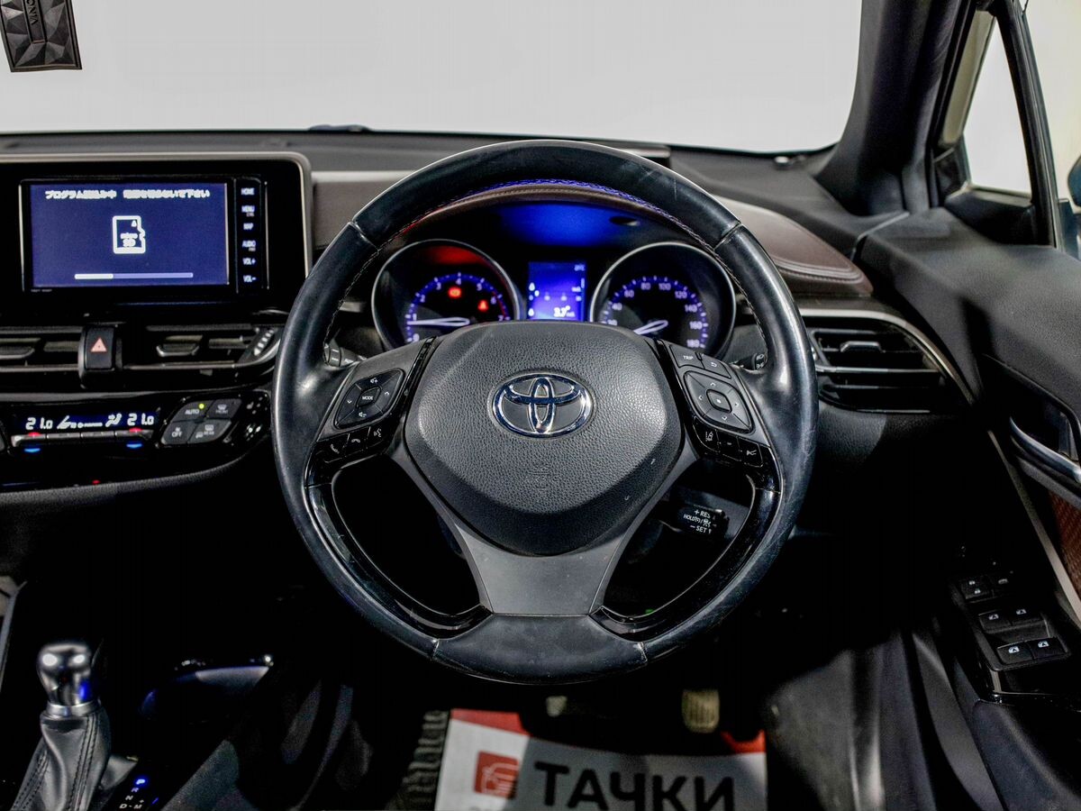 Toyota C-HR 2018 - фото автомобиля
