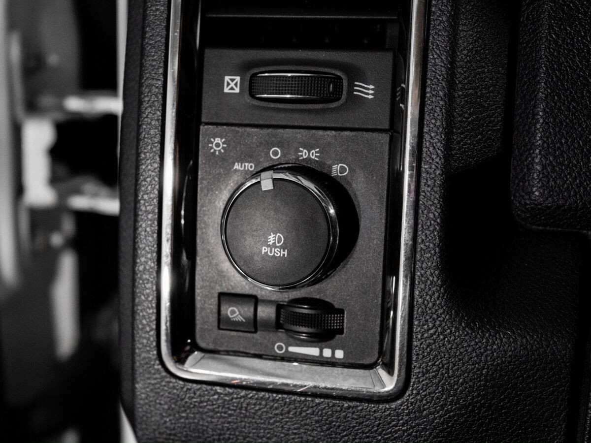 Dodge Ram 2013 - фото автомобиля
